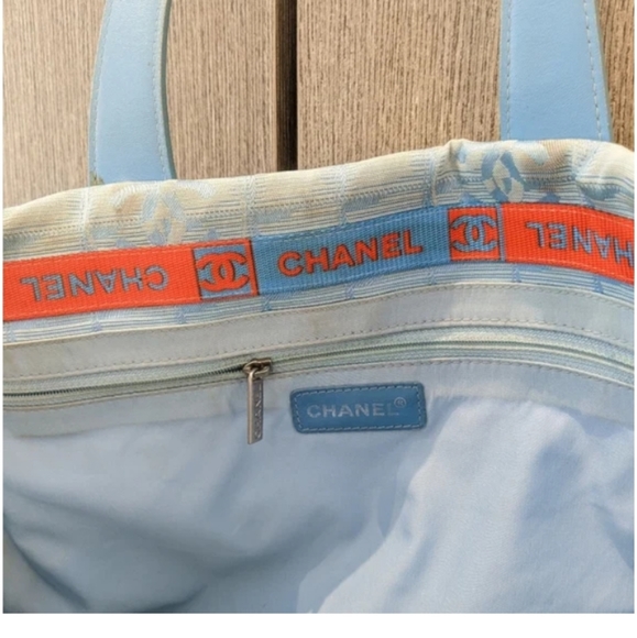 Chanel purse - Picture 4 of 7